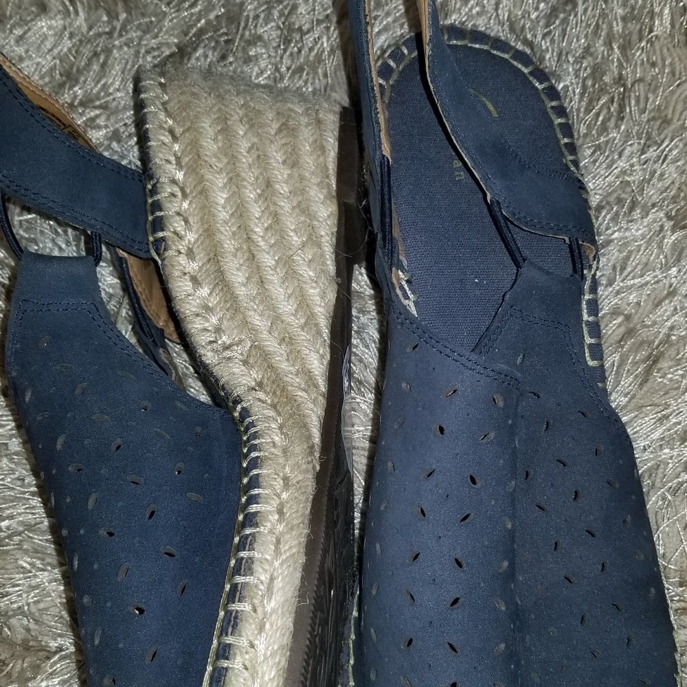 Clarks Open Toed Espadrilles- Size 9 1/2 - image 2
